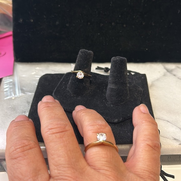 Stunning Cubic Zirconia “Promise Ring” -size 6 or 9 only - Picture 3 of 7